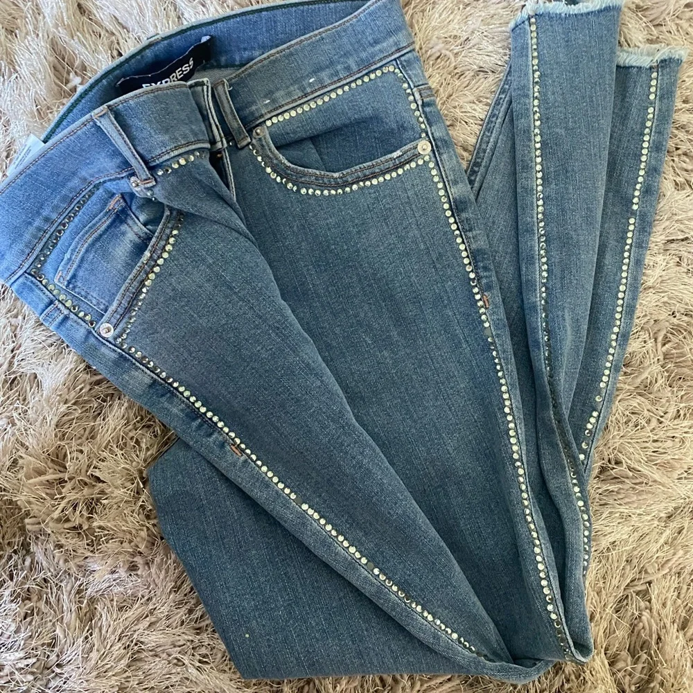 High Rise Jeans w Rhinestones - Picture 4 of 6
